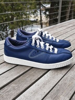 Tretorn blue leather sneakers